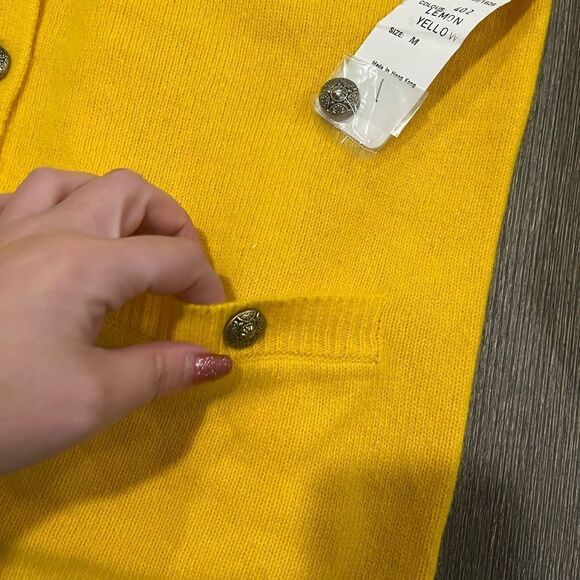 NWT Outlander Cardigan Sweater V-neck Knit Wool Lemon Yellow Medium - Picture 3 of 8